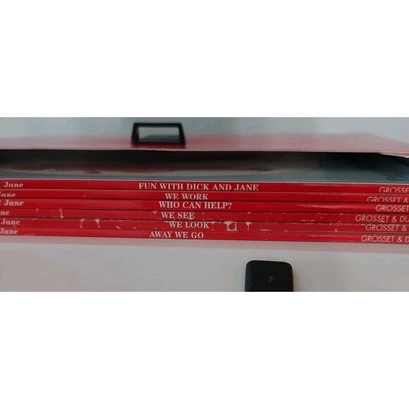 Classic Dick and Jane On The Go! 6 Classic Storybooks Inside NEW - Picture 3 of 3